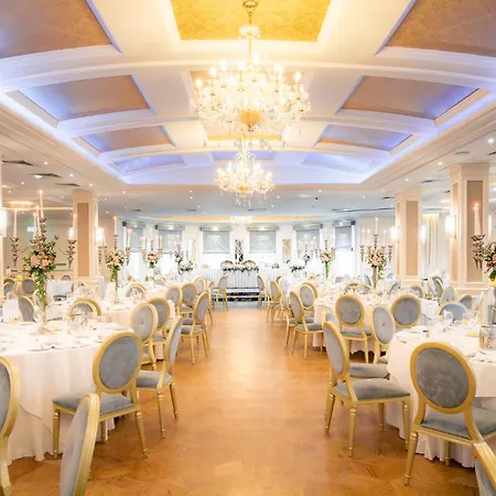 Cork's Vienna Woods & Otel Cork