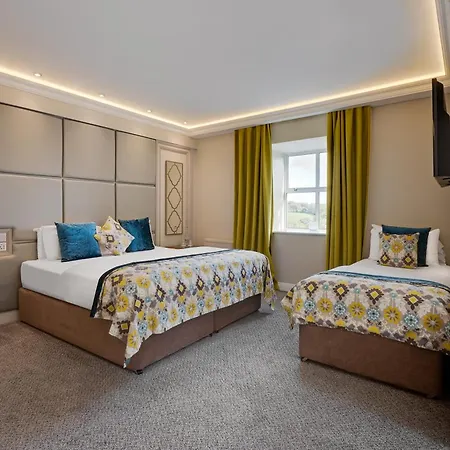 Cork's Vienna Woods & Hotel Cork