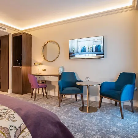 Otel Cork's Vienna Woods & Cork