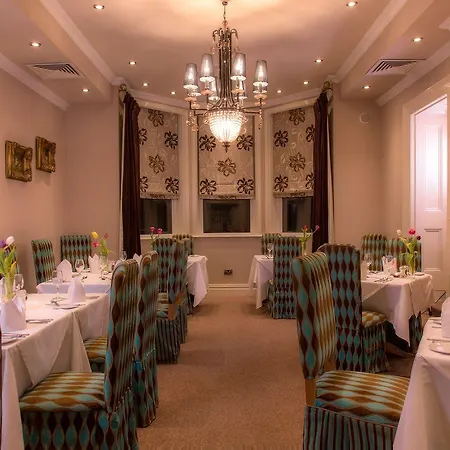 Cork's Vienna Woods & Hotel 4*