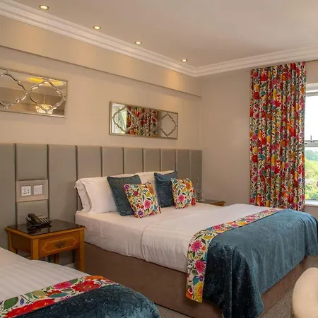 Cork's Vienna Woods & Hotel 4*