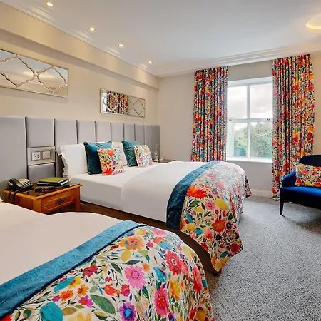 Cork's Vienna Woods & Hotel 4*