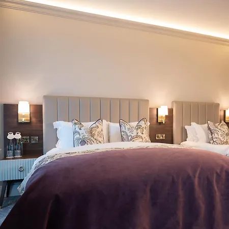 Hotel Cork's Vienna Woods & Cork